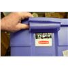 Image 2 : Rubbermaid Tub