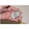 Image 2 : Faux USA Silver Dollar Jewelry