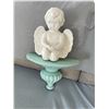 Image 1 : CERAMIC WALL BRACKET WITH WHITE ANGEL