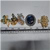 Image 1 : various broochs