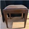 Image 1 : Piano stool- 18" tall