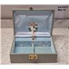 Image 1 : Vintage 1950's Mele Leatherette Jewelry Box - musical with dancing ballerina