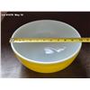 Image 2 : Mid Century Primary Yellow #403 Pyrex Round Mixing Bowl 2.5 Quart