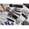 Image 3 : Lot of Misc Kitchen Utensils
