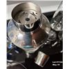Image 5 : Martini Drink Mixer/Shaker, Stemware and clear glass cups