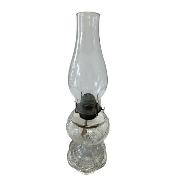 Beautiful Vintage Ornate Pressed Glass Finger Oil Lamp (Hexagonal Base)
