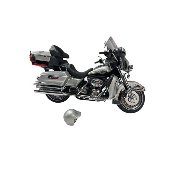 Franklin Mint Harley Davidson Ultra Classic Electra Glide Die Cast Motorcycle With Helmet