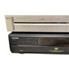 Image 2 : 2 Vintage Electronics: Akai FM/AM Tuner AT-K110 & Toshiba 5 Disc DVD Player