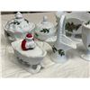 Image 2 : 6pc Set Of Westmoreland Milk Glass Christmas Décor