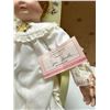 Image 2 : Vintage Ashton Drake Galleries Pooh's Afternoon Story 76338 Doll