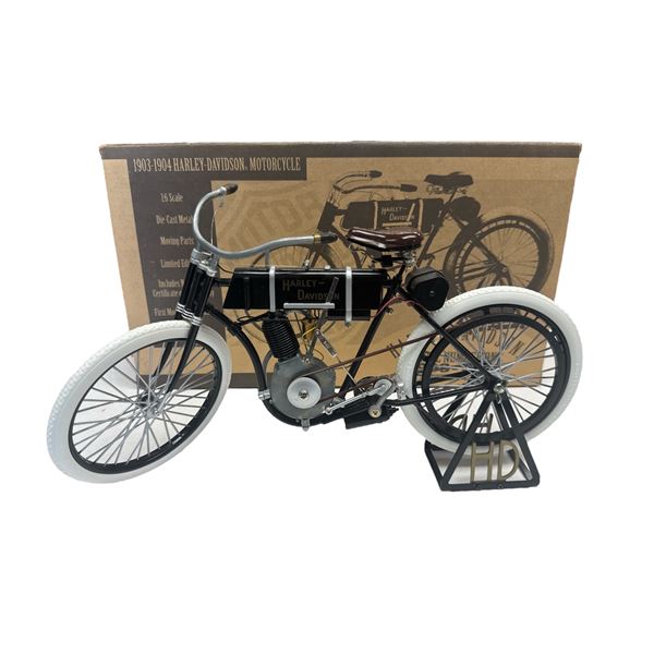 Harley Davidson Motorcycle 1903 to 1904 Editions 1:6 Scale Die Cast Motorcycle