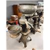 Image 2 : Antique McCormick-Deering Cream Separator