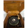 Image 3 : Vintage Edison Disc Phonograph Model C19 in Beautiful Oak Casing