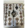 Image 3 : TAP AND DIE SET