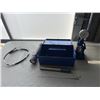 Image 1 : CAP CHECK HYDRAULIC GAUGE AND DURACELL LED FLASHLIGHT
