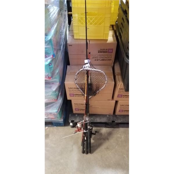 BUNDLE OF ASSORTED SPIN CAST FISHING RODS AND REELS, NET AND MICROPHONE STAND