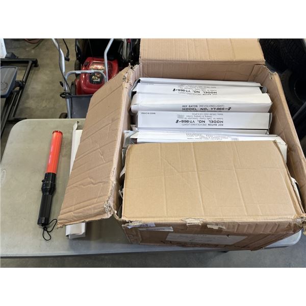 CASE OF FLASHING ROAD CONTROL BATONS