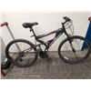 Image 1 : BLACK HYPER BIKE