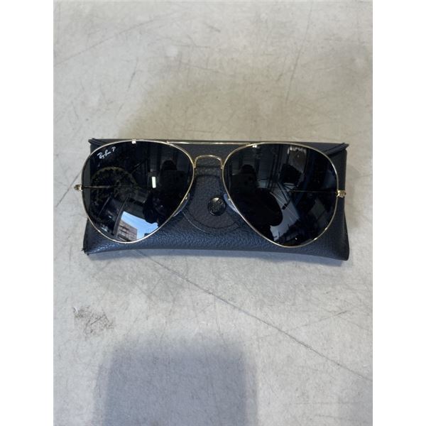 RAY BAN GOLD FRAME AVIATRS, IN CASE, GOOD CONDITION, NO SCRATCHES