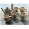 Image 1 : MAGENTA VINTAGE HOLIDAY COLLECTION TEA SET