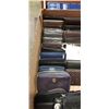 Image 2 : TRAY OF ASSORTED LEATHER WALLETS