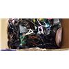 Image 2 : BOX OF ASSORTED LOST PROPERTY SUNGLSSES