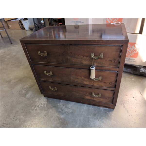 HEKMAN 3 DRAWER DRESSER