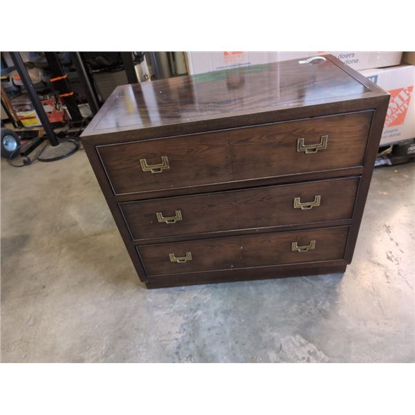 HEKMAN 3 DRAWER DRESSER