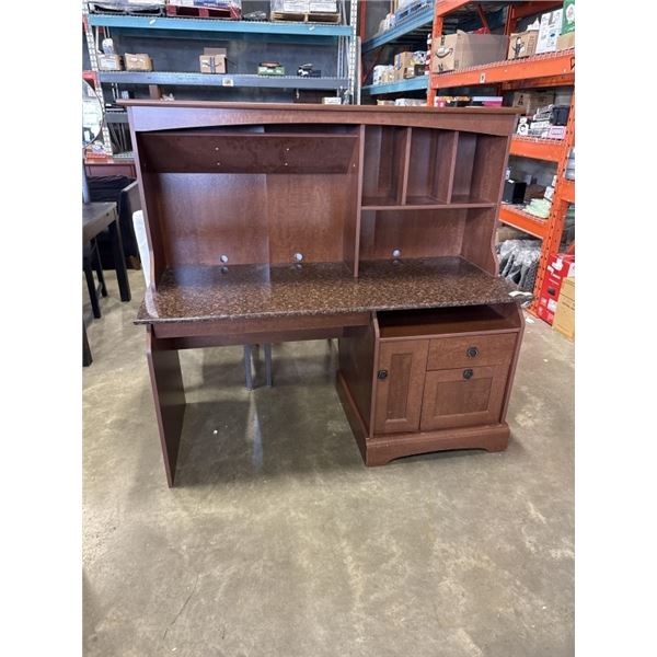 MODERN DESK UNIT WITH HUTCH TOP