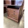 Image 3 : MODERN DESK UNIT WITH HUTCH TOP