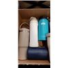 Image 2 : ASSORTED HYDROPEAK AND OWALA WATER BOTTLES / MUGS