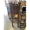 Image 2 : 2 ANTIQUE PLANT STANDS