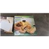 Image 2 : NEW BAMBOO TEA BOX AND NEW BAMBOO CHEESE SET BOARD