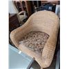 Image 2 : WICKER CHAIR AND SMALL ROLLING TABLE