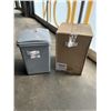 Image 1 : 2 MARINA BARON PEPE 13 LITRE GARBAGE BINS