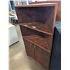 Image 2 : SOLID WOOD STAINED CUSTOM BUILT CORNER CABINET