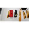 Image 2 : ASSORTED UTLITY KNIVES AND LARGE MAGNET