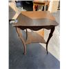 Image 1 : ANTIQUE OAK PARLOUR TABLE