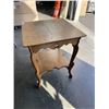 Image 1 : ANTIQUE OAK PARLOUR TABLE