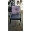 Image 2 : 5 PIECE PATIO SET TABLE AND 4 CHAIRS WITH UMBRELLA