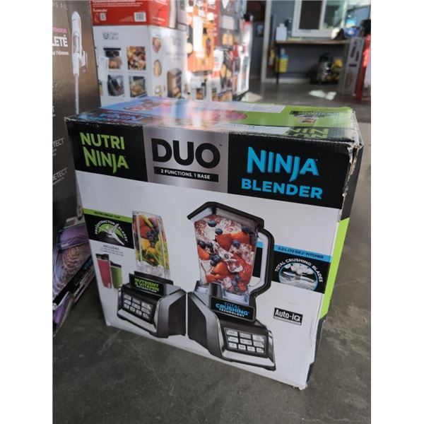 NINJA NUTRI NINJA DUO AUTO-IQ 1300W STAND BLENDER WITH NINJA CUPS - TESTED WORKING, RETAIL $299