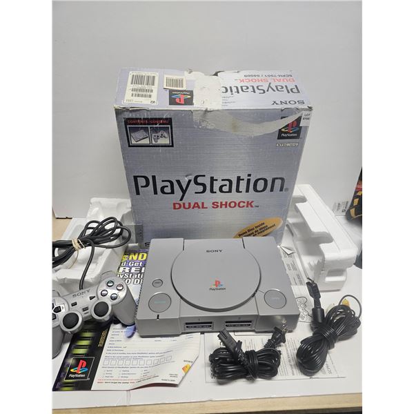 PS1 CONSOLE IN BOX NEAR COMPLETE