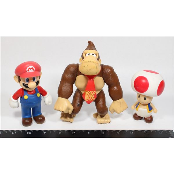 BUNDLE OF NINTENDO TOYS INCLUDING MARIO, DONKEY
