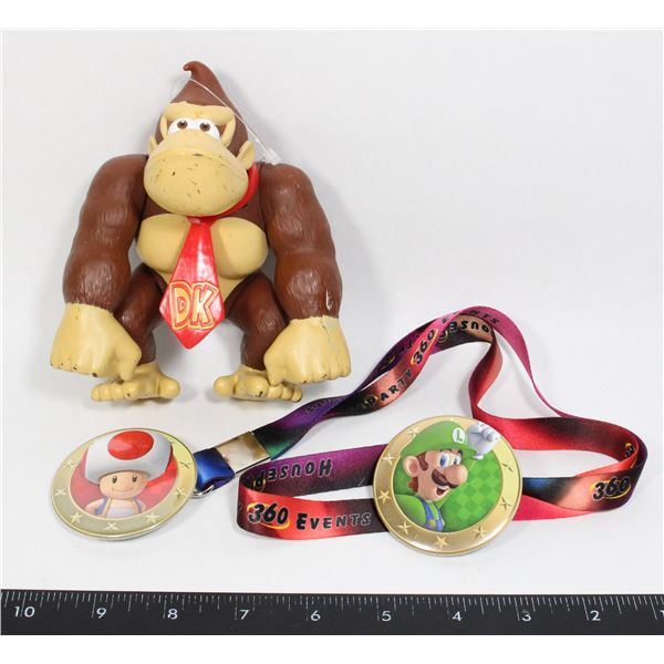 DONKEY KONG NINTENDO ACTION FIGURE SOLD WITH 2