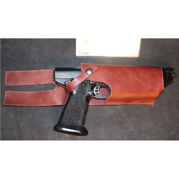 STAR WARS THE MANDALORIAN BO-KATAN CLAN KRYZE BLASTER W/ HOLSTER PROTOTYPE RIGHT HAND B