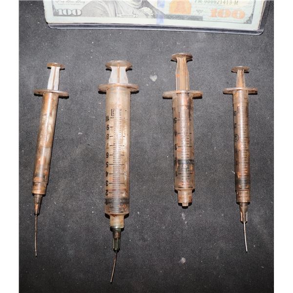 SAW II NEEDLE PIT TRAP SYRINGES SCREEN USED LOT OF 4 A