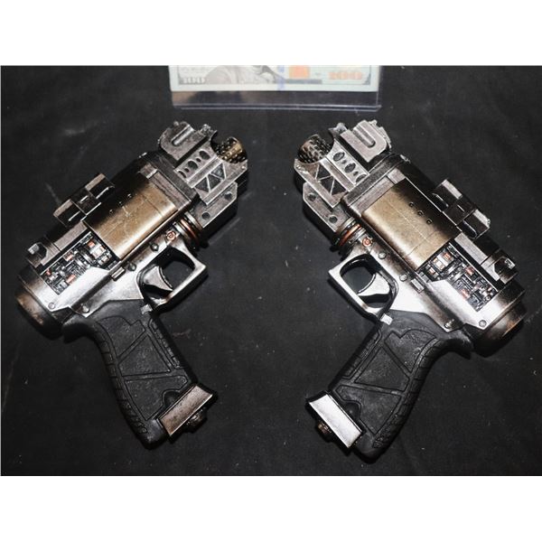 GHOSTBUSTERS 2016 PAIR OF PROTON PISTOLS PAINTED