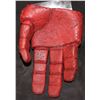 Image 2 : HELLBOY HAND FIST OF DOOM HERO ANIMATRONIC PUPPET SCREEN MATCHED SUPER HERO