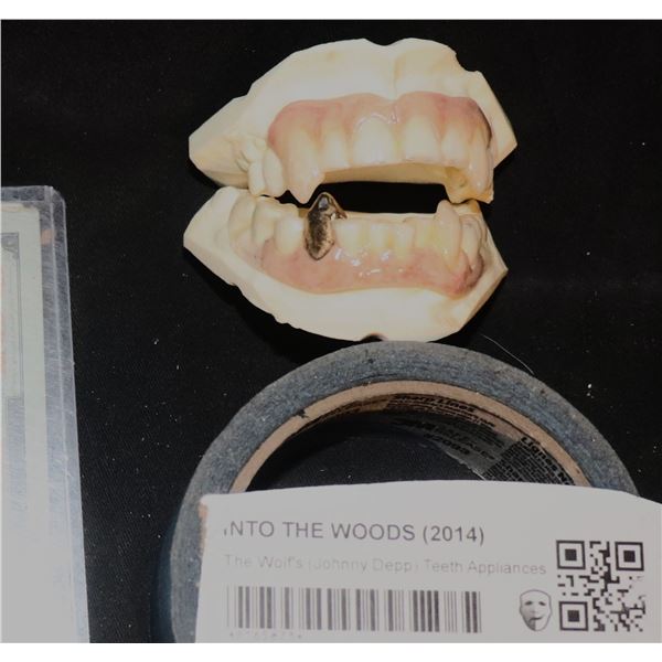 INTO THE WOODS JOHNNY DEPP WEREWOLF FANGS HERO W/ GOLD TOOTH IN DENTAL CASTINGS