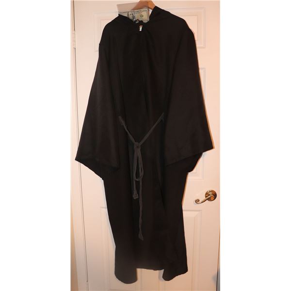 NO RESERVE STAR WARS THE MANDALORIAN ON SET ROBE